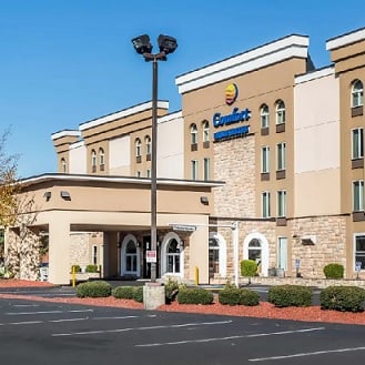 COMFORT INN & SUITES