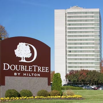 DOUBLETREE BY HILTON OVERLAND PARK