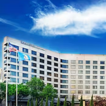 DOUBLETREE BY HILTON HOTEL TULSA/WARREN PLACE