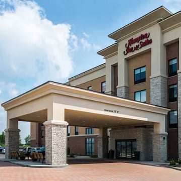 HAMPTON INN & SUITES