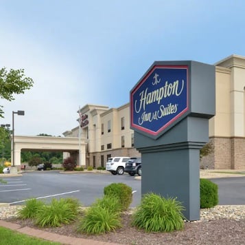 HAMPTON INN & SUITES EDWARDSVILLE