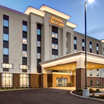 HAMPTON INN & SUITES SYRACUSE NORTH AIRPORT AREA