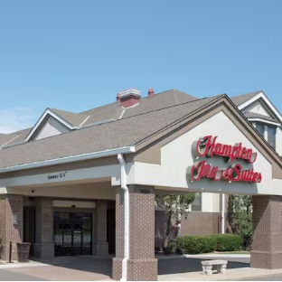 HAMPTON INN & SUITES MERRIAM