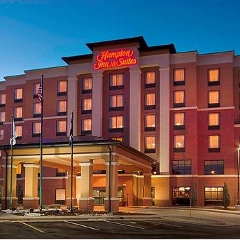 HAMPTON INN & SUITES AIRPORT