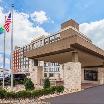 HOLIDAY INN EXPRESS & SUITES