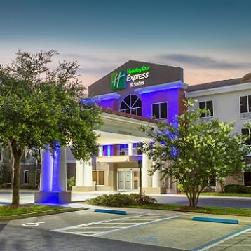 HOLIDAY INN EXPRESS & SUITES