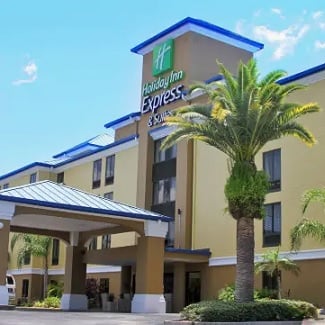 HOLIDAY INN EXPRESS & SUITES TAMPA AIRPORT