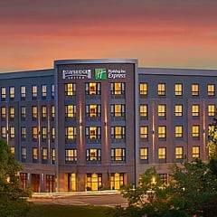 HOLIDAY INN EXPRESS BOSTON