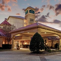 LA QUINTA INN & SUITES BY WYNDHAM