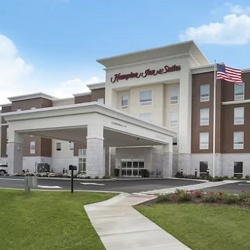 HAMPTON INN & SUITES